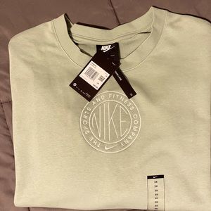 Nike Loose Fit Sweatshirt NWT